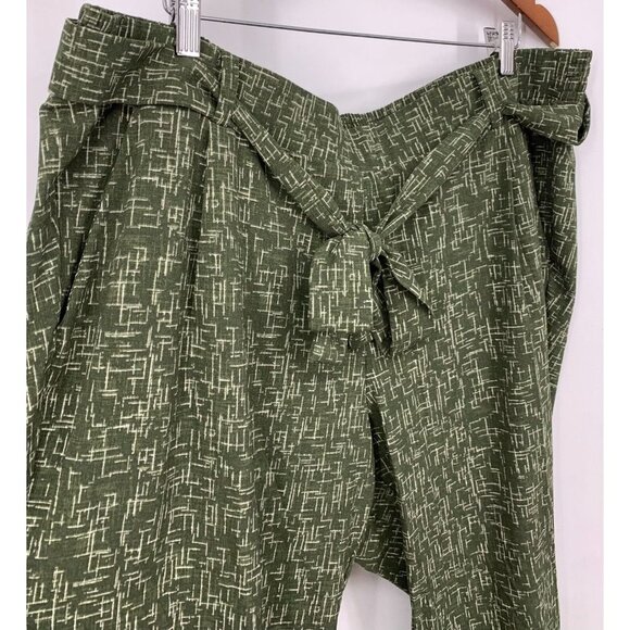 Torrid Pants Plus Size 2 2X Green Print Crop Tapered Leg Tie Belt Women NWT New - Picture 2 of 8